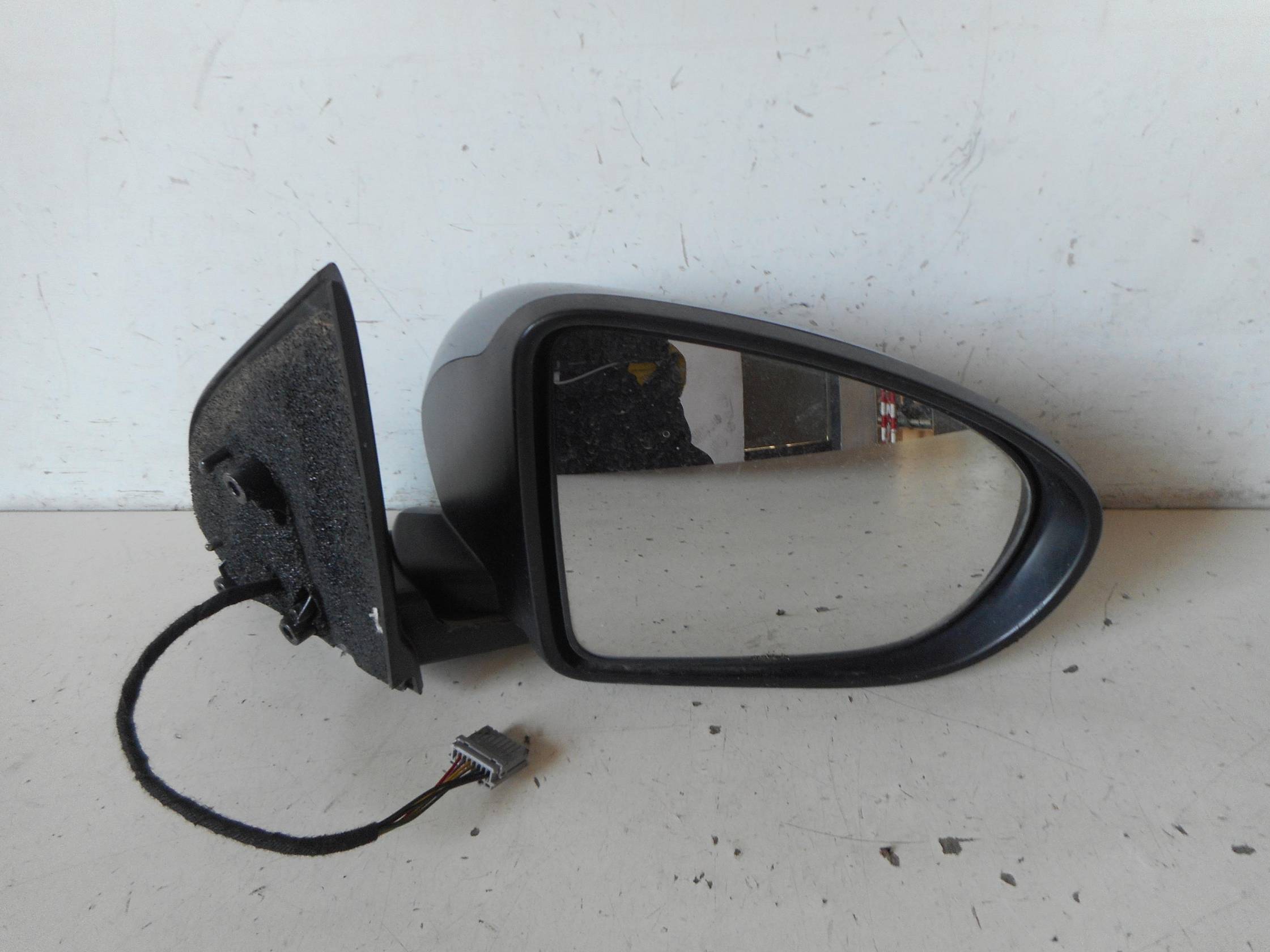 Retrovisore est. regolaz. elettr. dx.